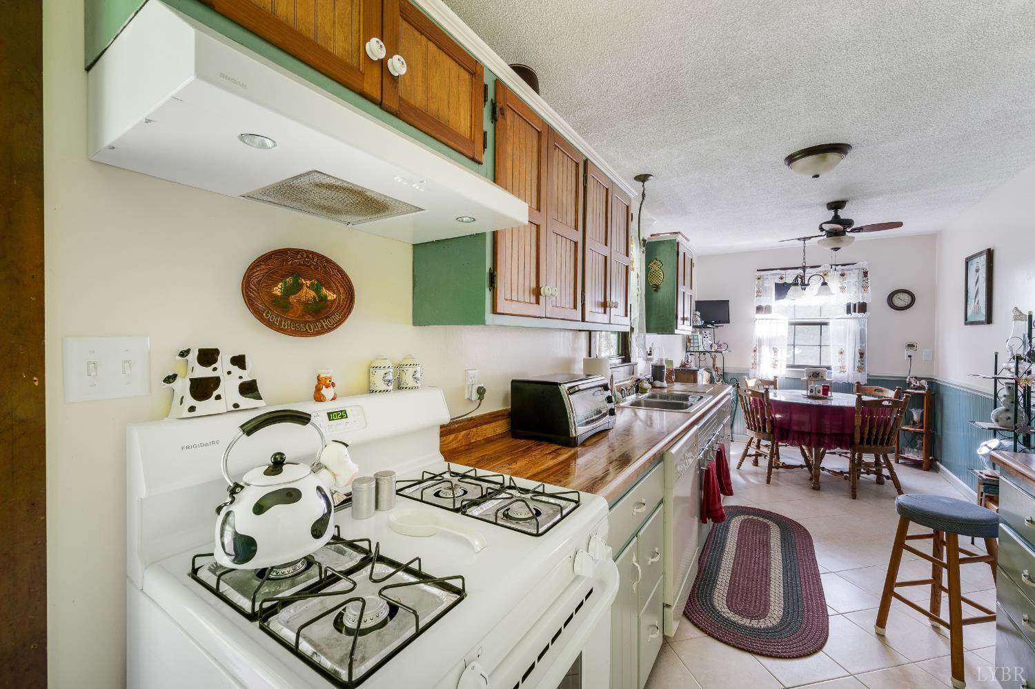 378 Watt Abbitt Road, Appomattox, VA 24522