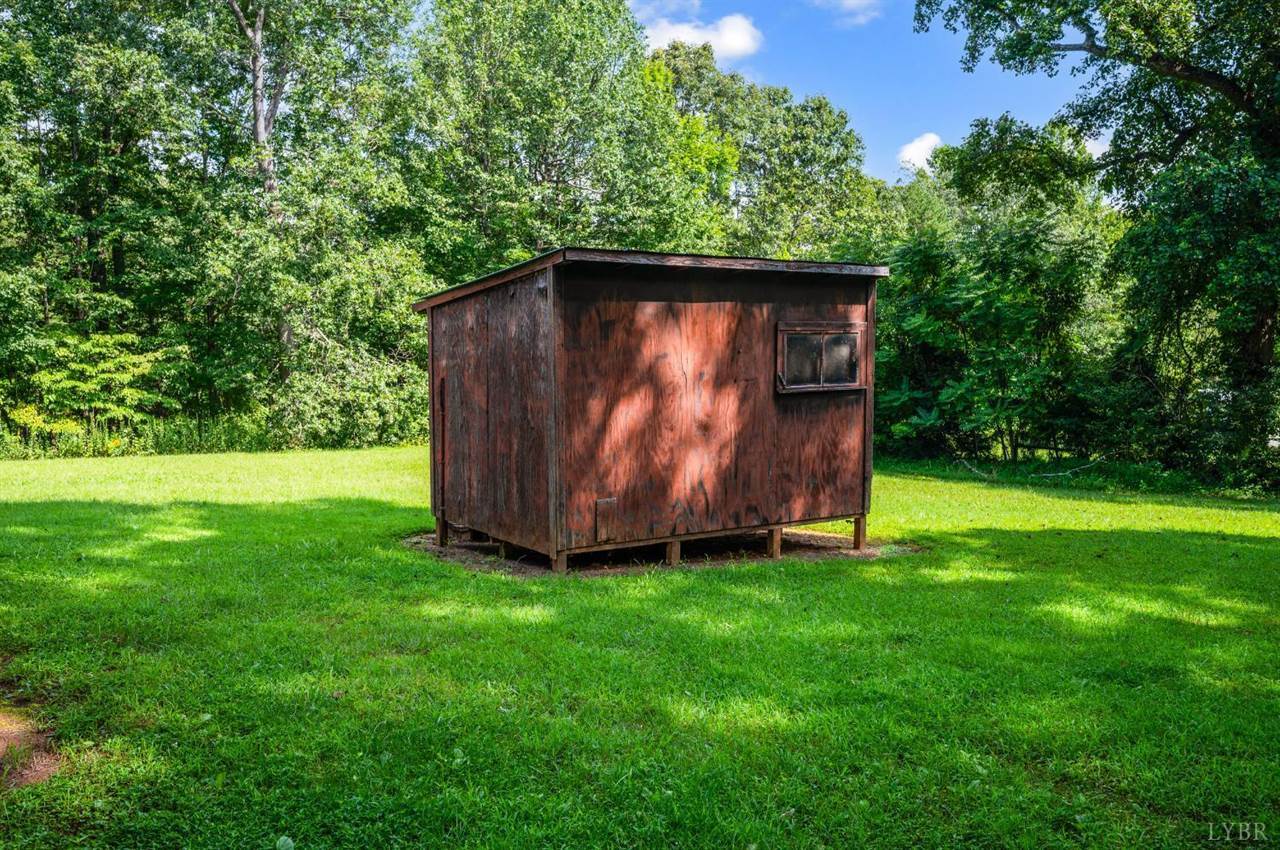 378 Watt Abbitt Road, Appomattox, VA 24522