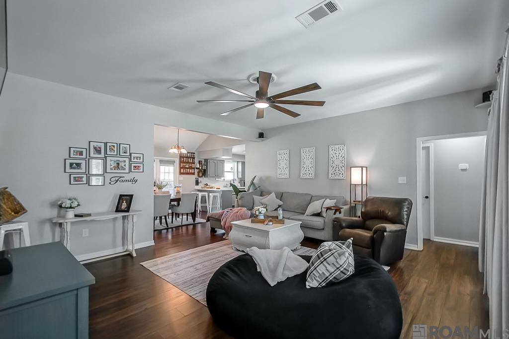 38204 Zilda St, Gonzales, LA 70737