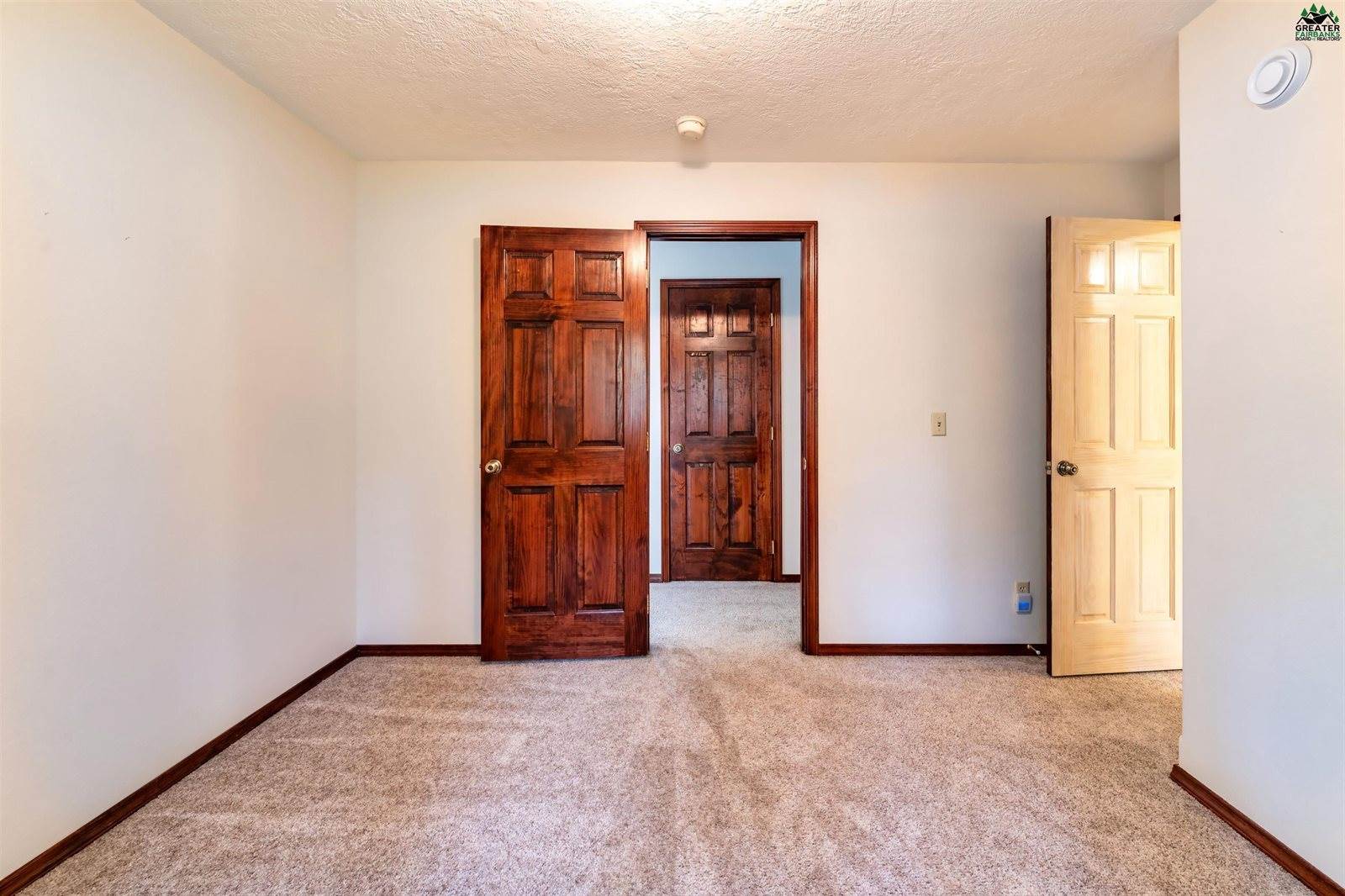 900 Ridgepointe Drive, Fairbanks, AK 99709