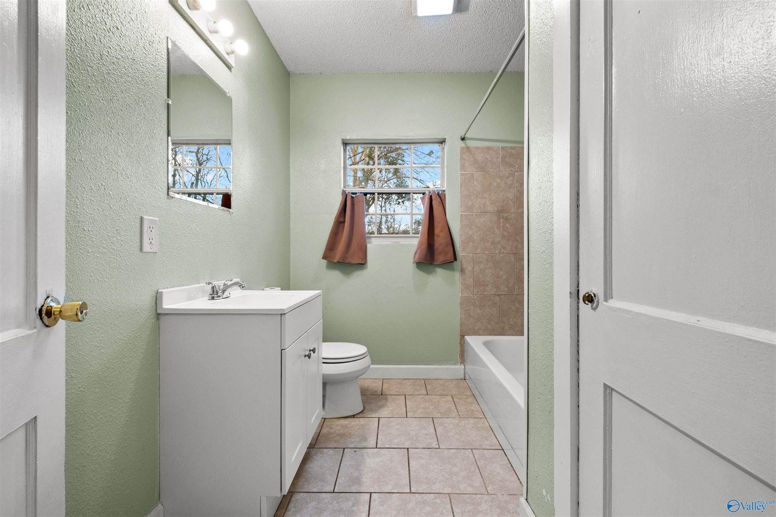 922 Windsor Street, Gadsden, AL 35903