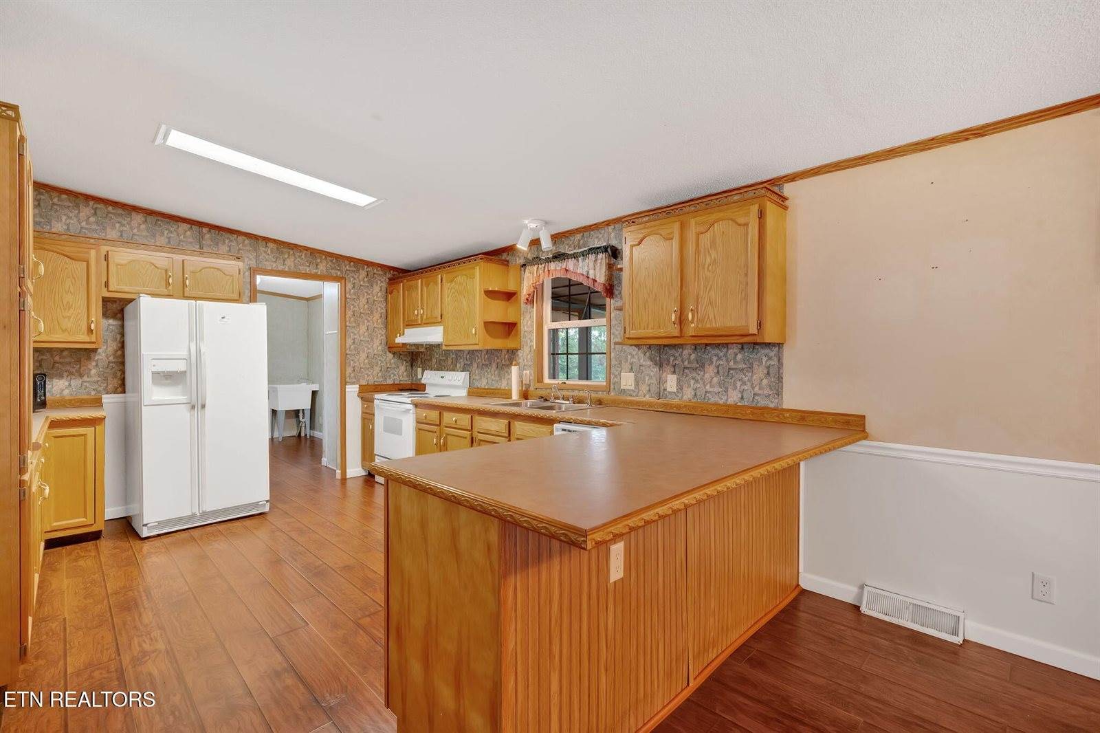 2132 Clinch Valley Rd, Thorn Hill, TN 37881