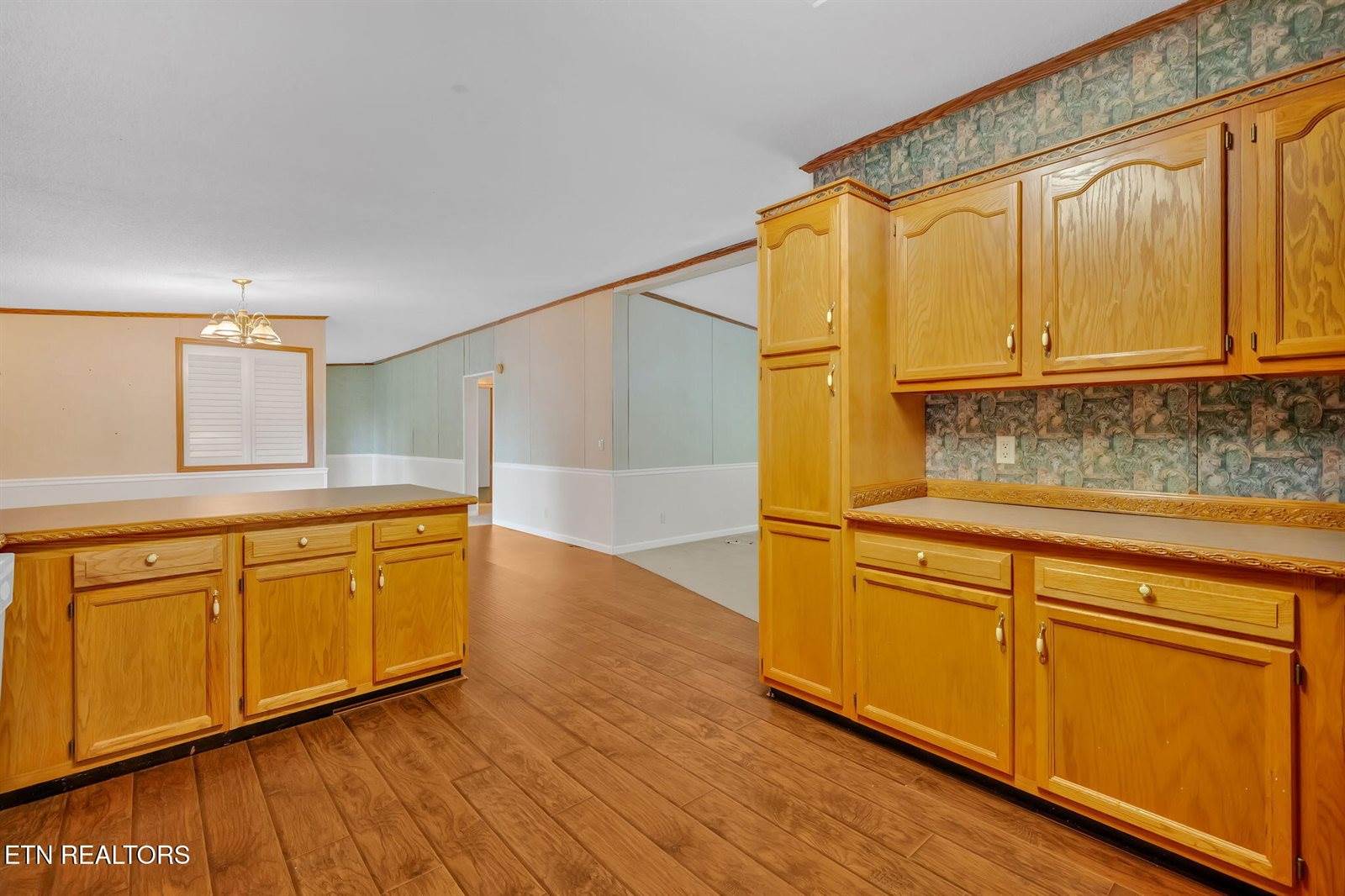 2132 Clinch Valley Rd, Thorn Hill, TN 37881