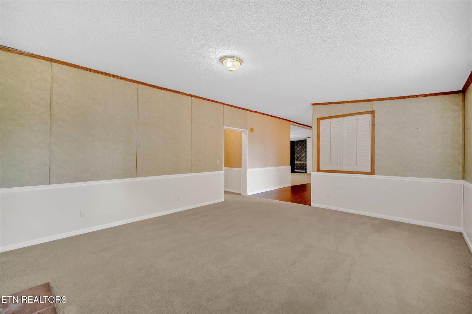 2132 Clinch Valley Rd, Thorn Hill, TN 37881