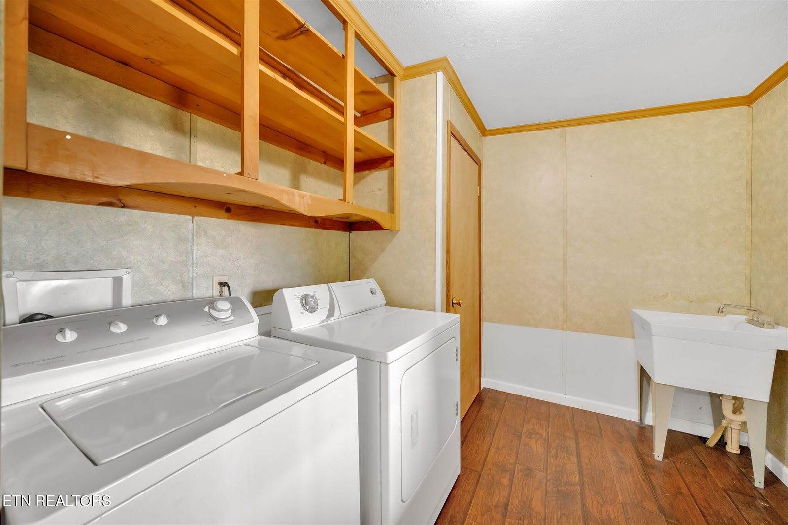 2132 Clinch Valley Rd, Thorn Hill, TN 37881