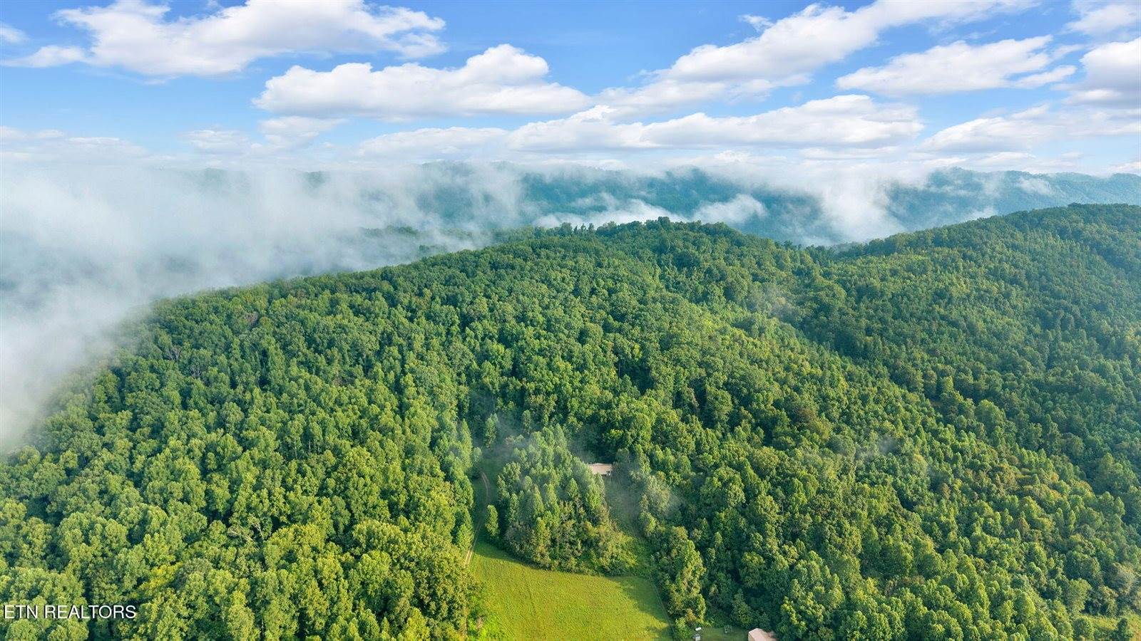 2132 Clinch Valley Rd, Thorn Hill, TN 37881