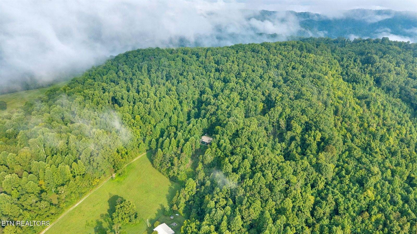 2132 Clinch Valley Rd, Thorn Hill, TN 37881