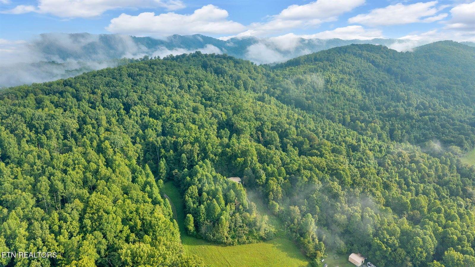 2132 Clinch Valley Rd, Thorn Hill, TN 37881