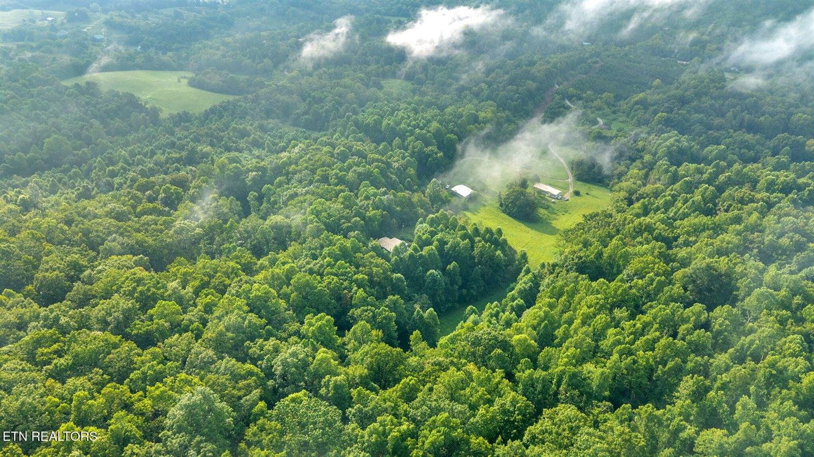 2132 Clinch Valley Rd, Thorn Hill, TN 37881