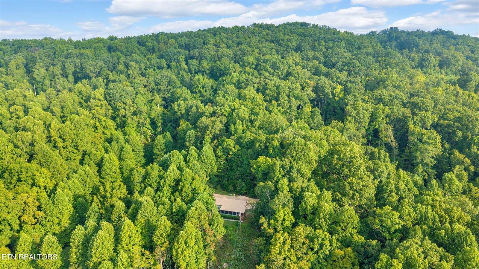 2132 Clinch Valley Rd, Thorn Hill, TN 37881