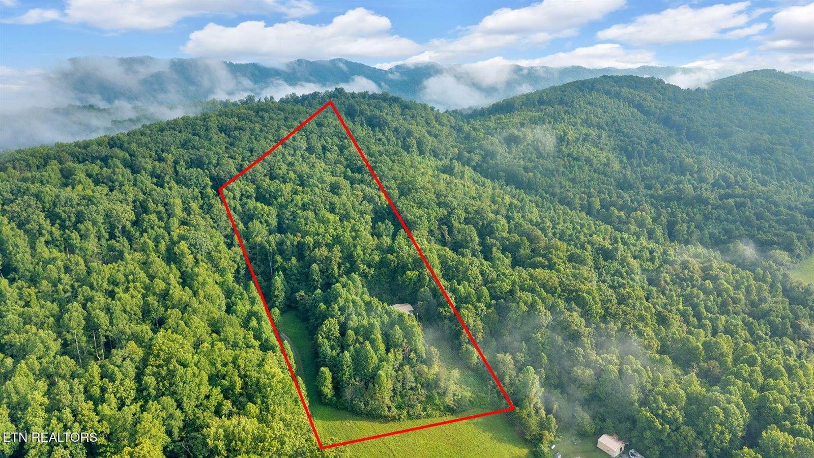 2132 Clinch Valley Rd, Thorn Hill, TN 37881