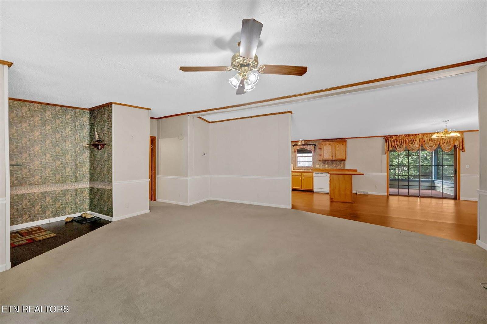 2132 Clinch Valley Rd, Thorn Hill, TN 37881