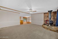 2132 Clinch Valley Rd, Thorn Hill, TN 37881