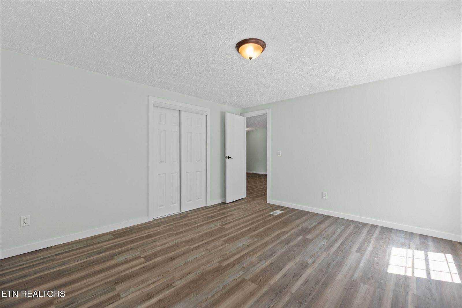 370 New Clear Branch Rd, Rocky Top, TN 37769