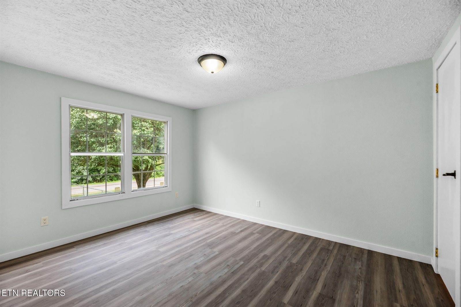 370 New Clear Branch Rd, Rocky Top, TN 37769