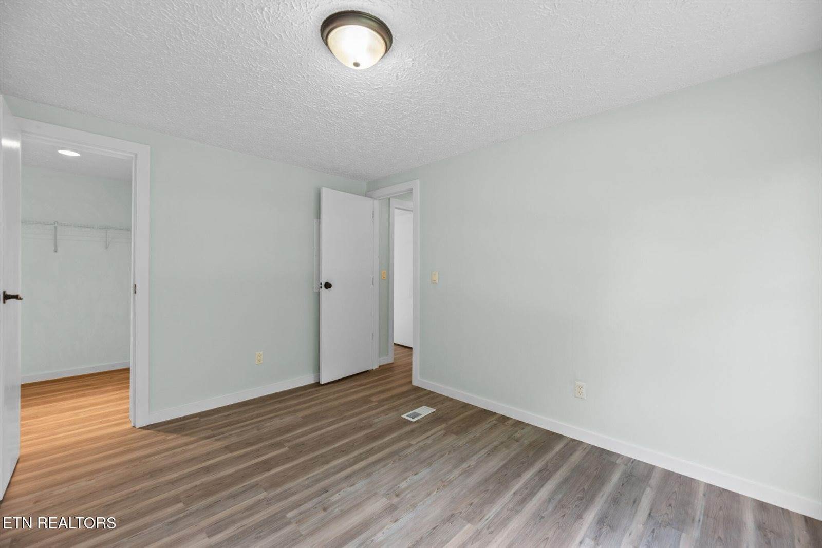 370 New Clear Branch Rd, Rocky Top, TN 37769