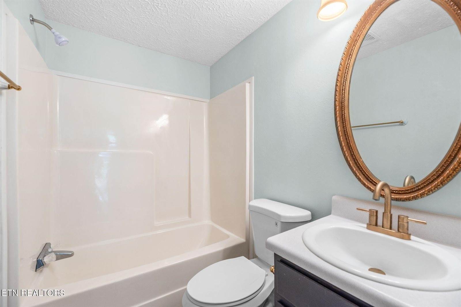 370 New Clear Branch Rd, Rocky Top, TN 37769