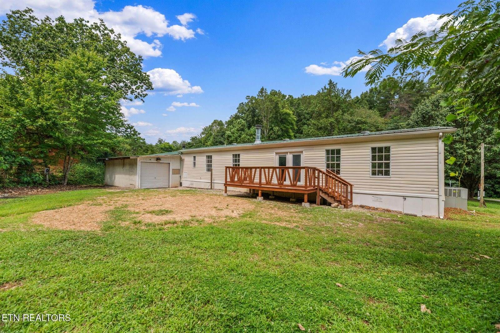 370 New Clear Branch Rd, Rocky Top, TN 37769