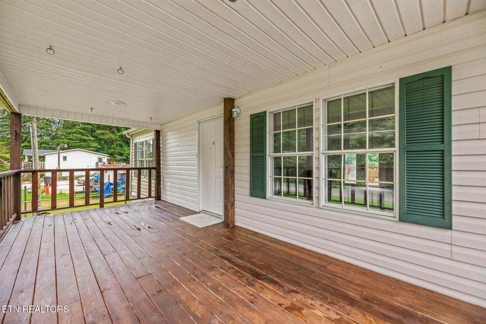 370 New Clear Branch Rd, Rocky Top, TN 37769