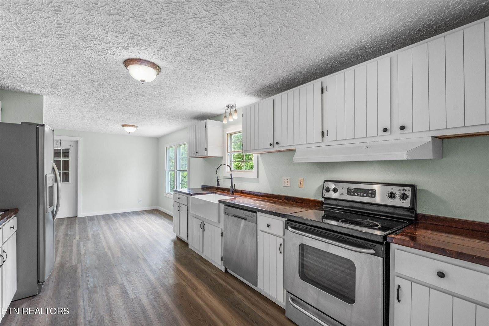 370 New Clear Branch Rd, Rocky Top, TN 37769