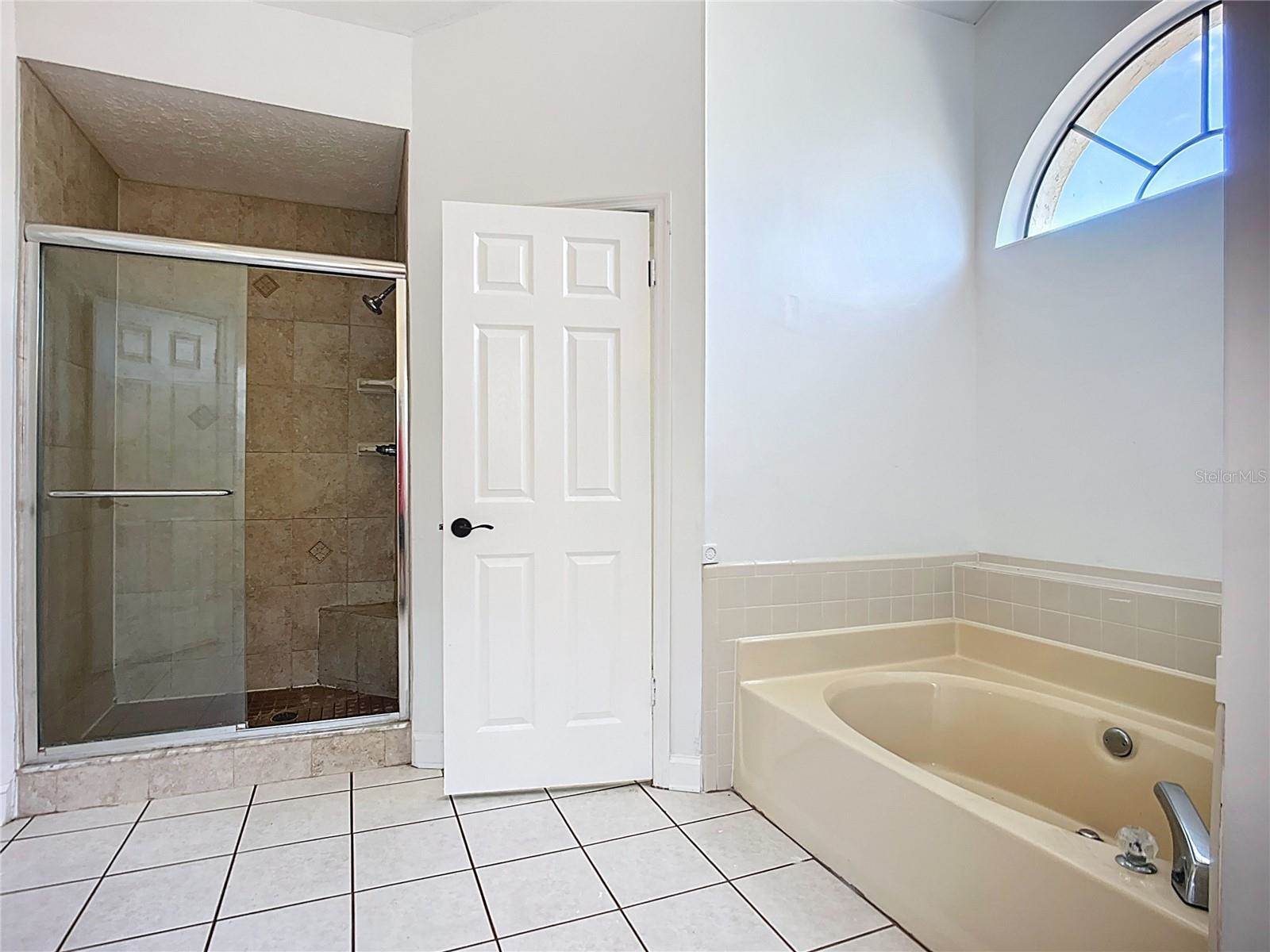 1005 Cameo Crest Lane, Valrico, FL 33596