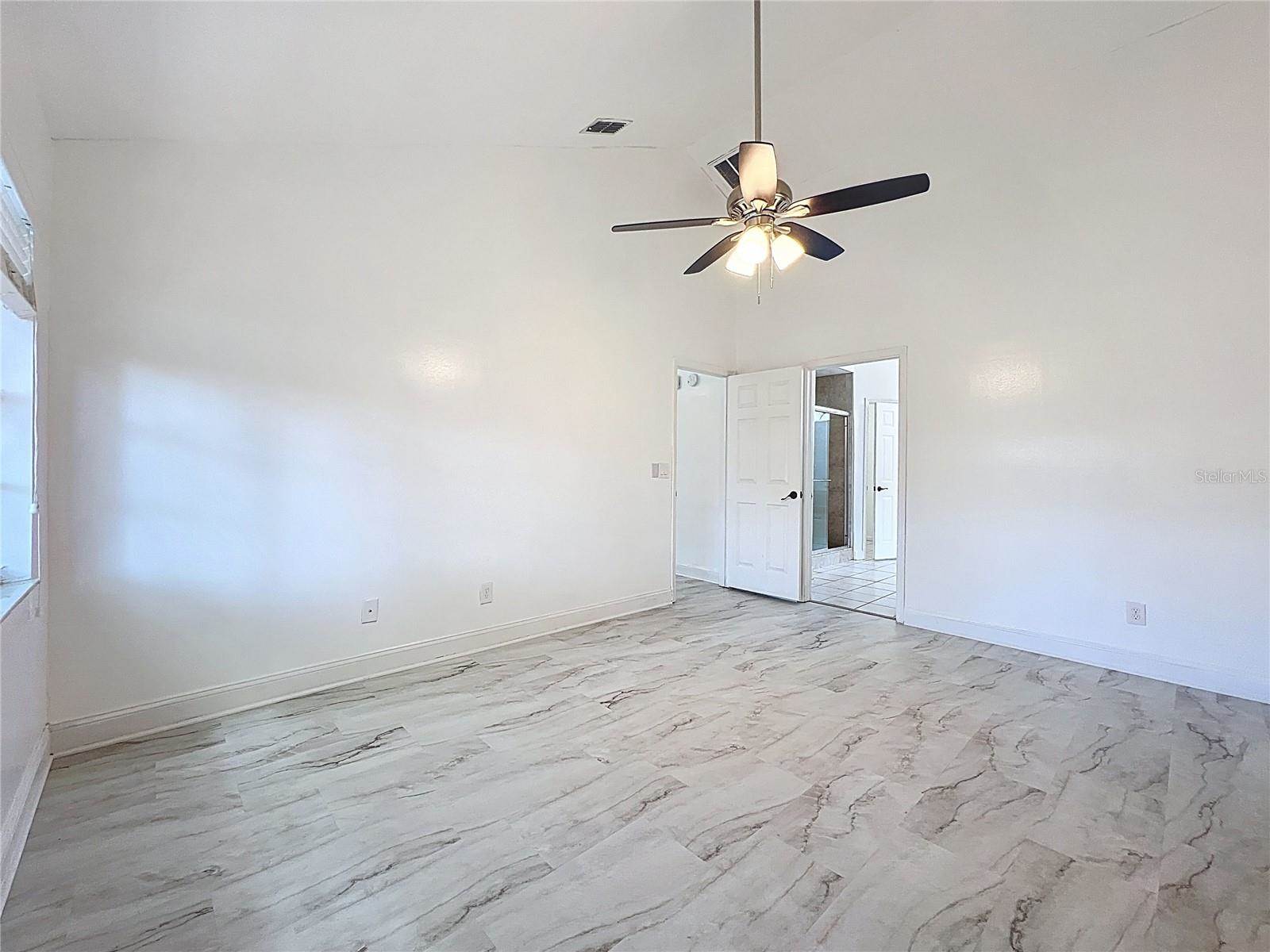 1005 Cameo Crest Lane, Valrico, FL 33596