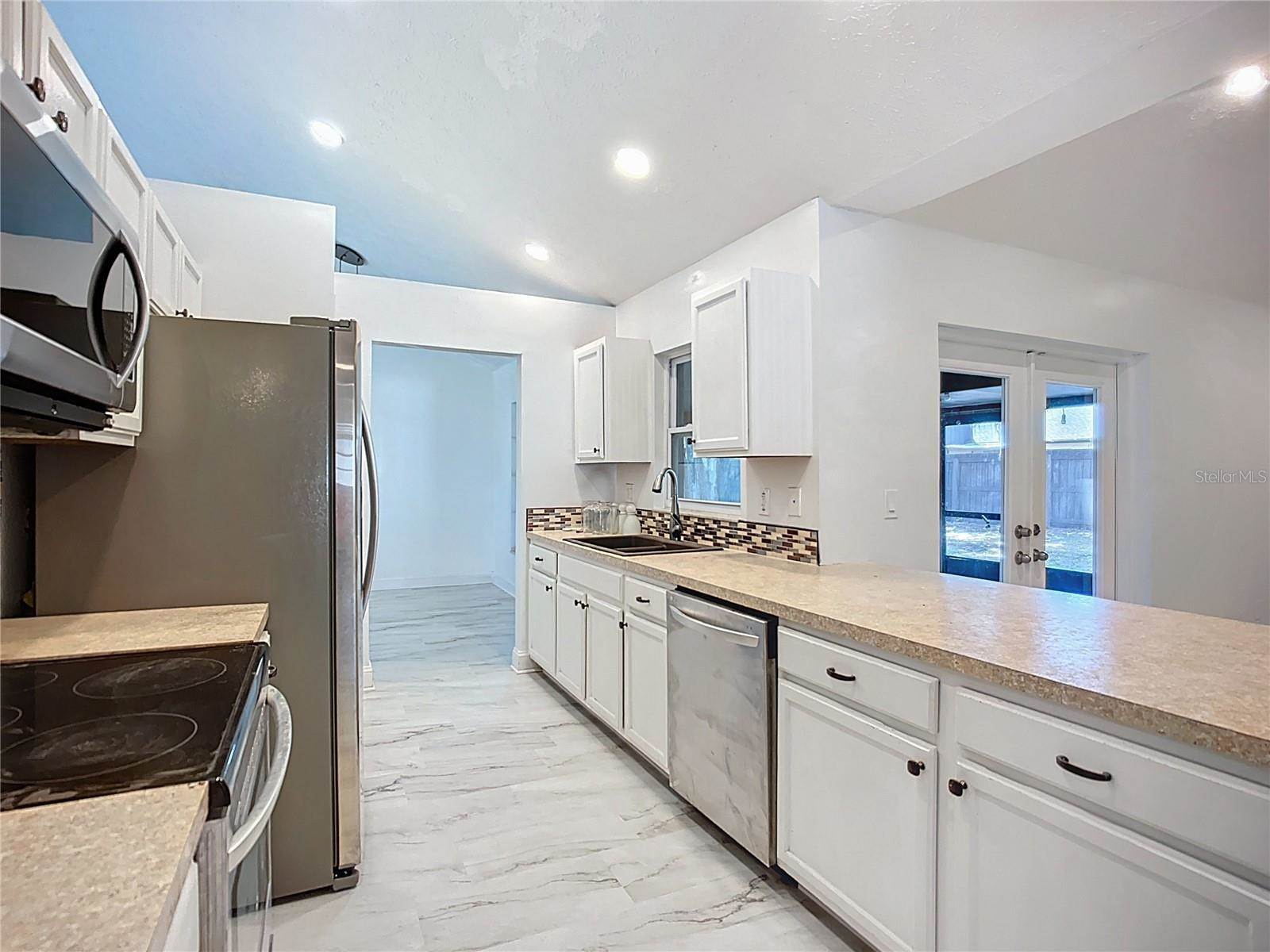 1005 Cameo Crest Lane, Valrico, FL 33596