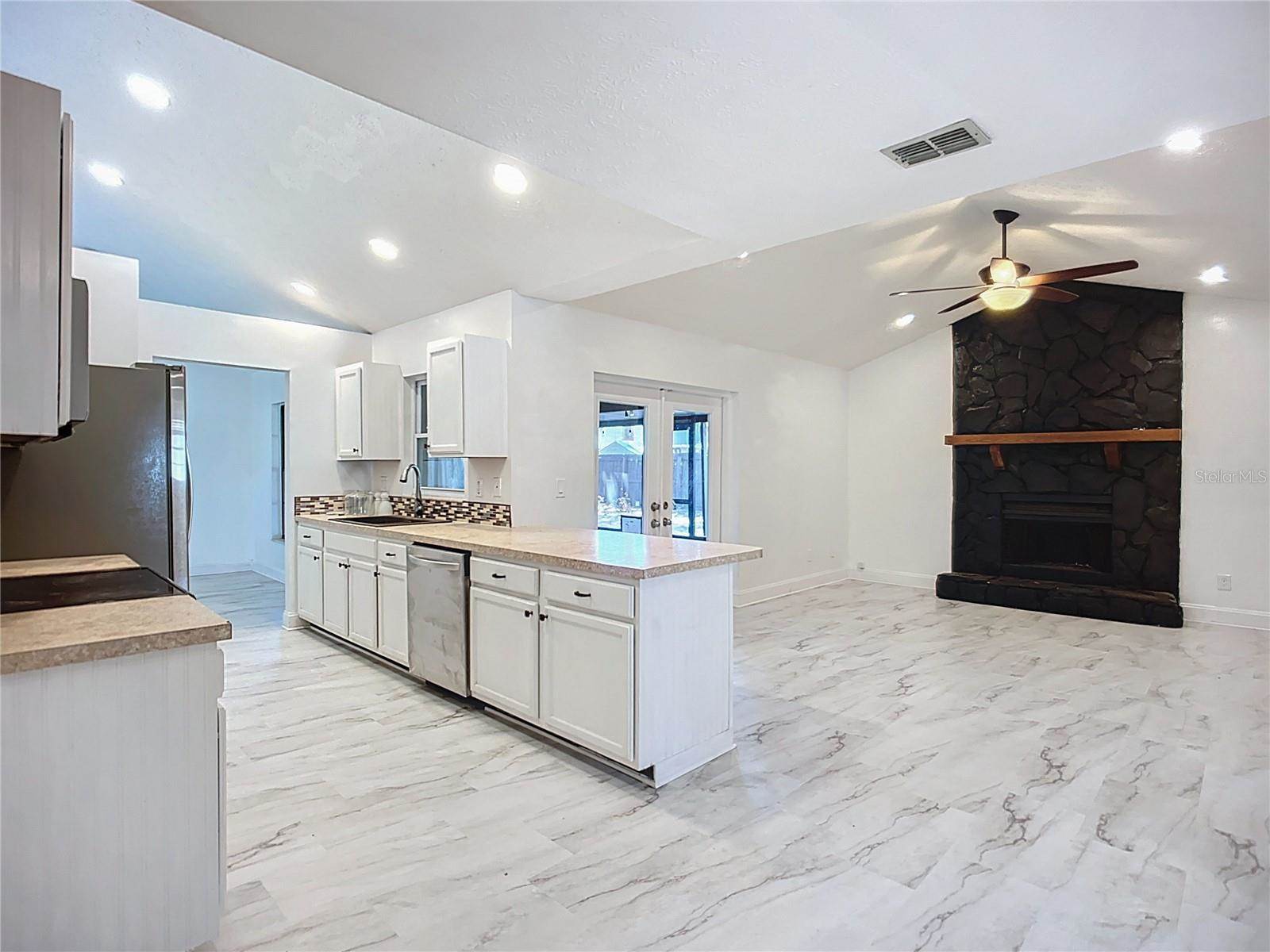 1005 Cameo Crest Lane, Valrico, FL 33596