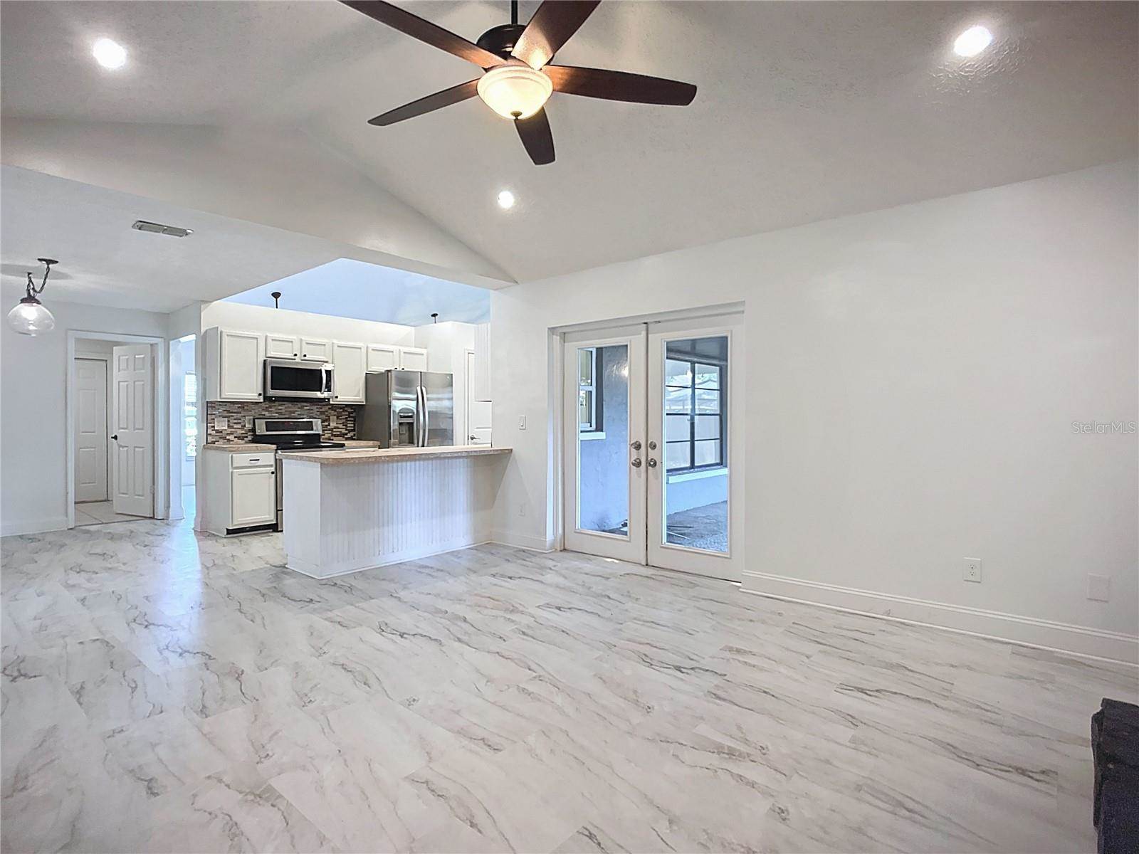 1005 Cameo Crest Lane, Valrico, FL 33596