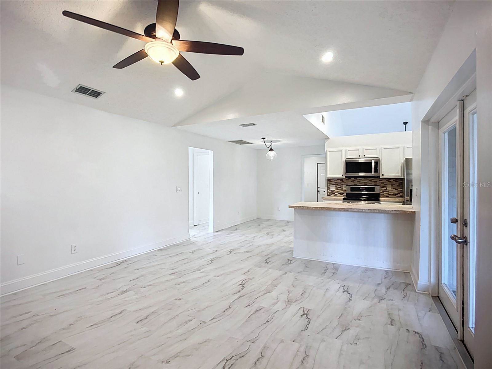 1005 Cameo Crest Lane, Valrico, FL 33596