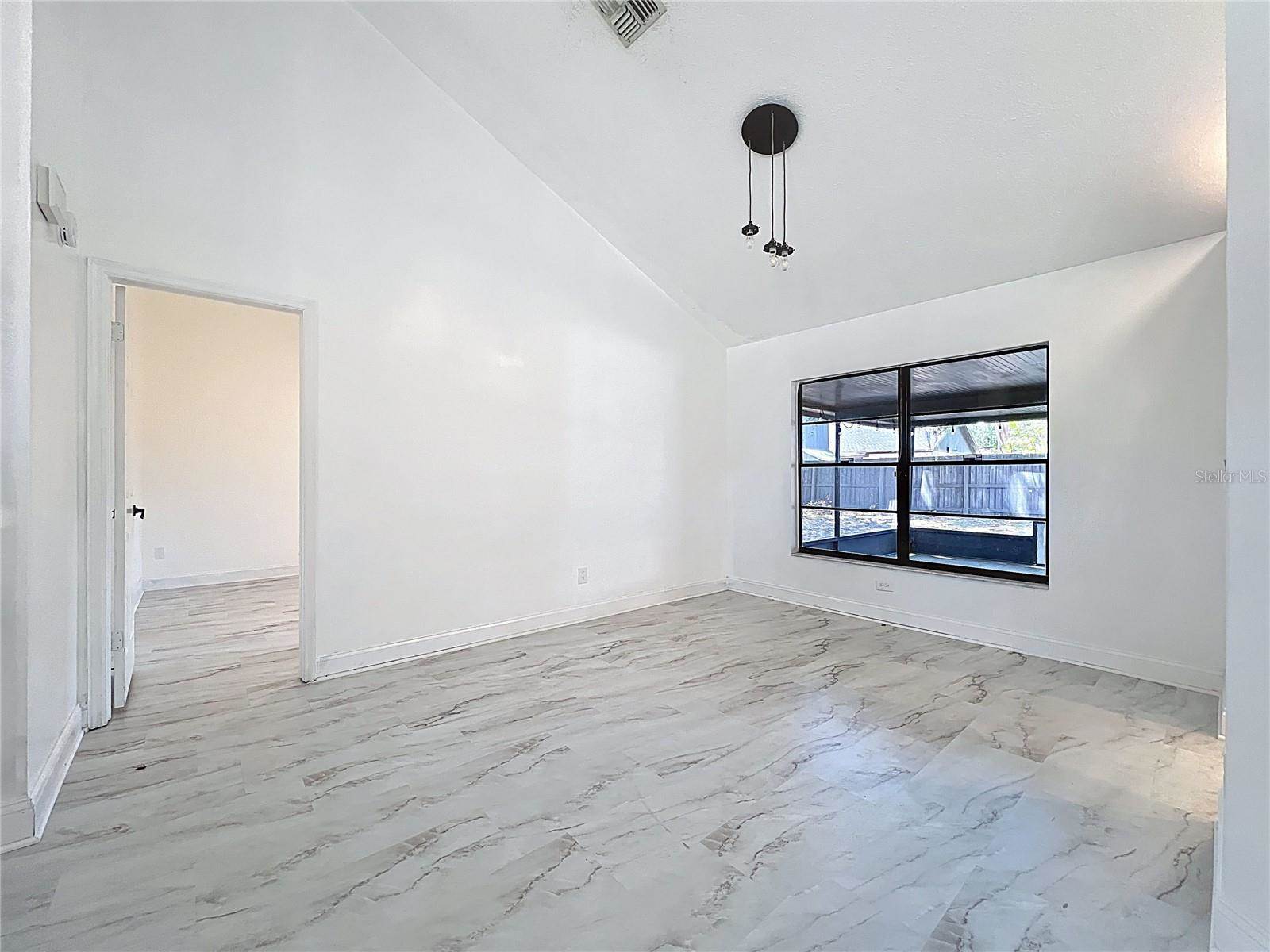 1005 Cameo Crest Lane, Valrico, FL 33596