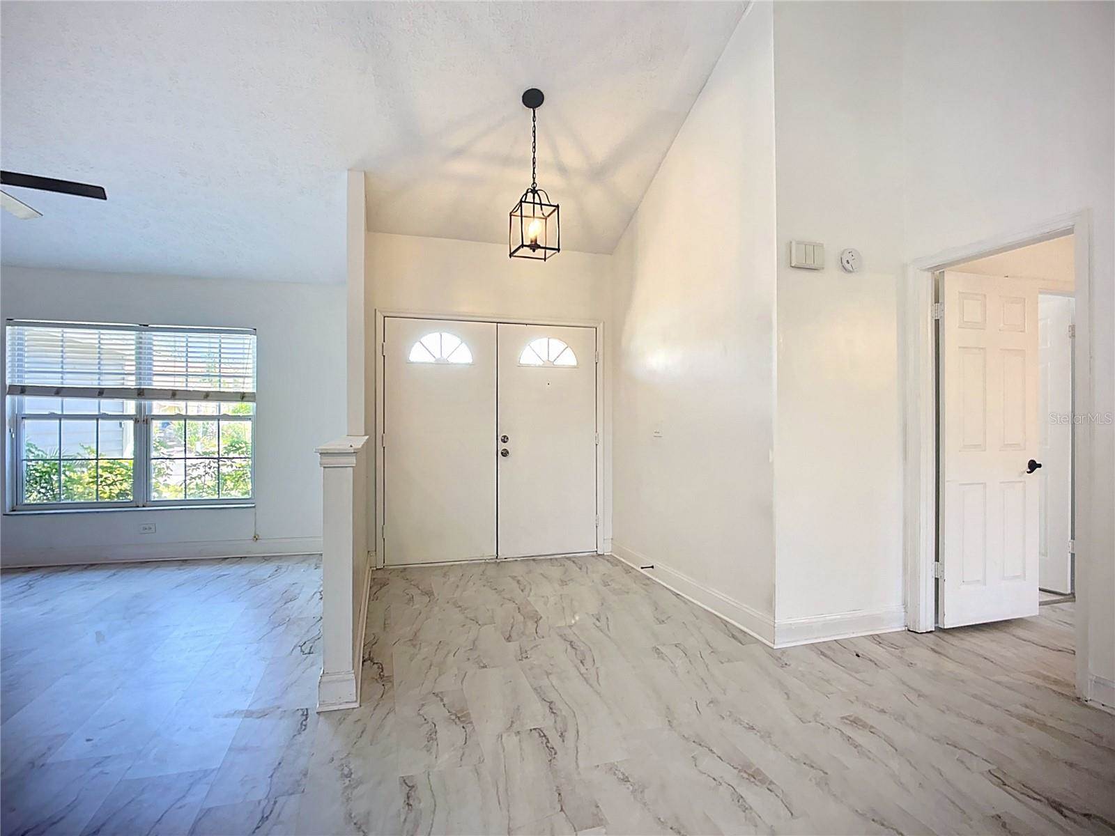 1005 Cameo Crest Lane, Valrico, FL 33596