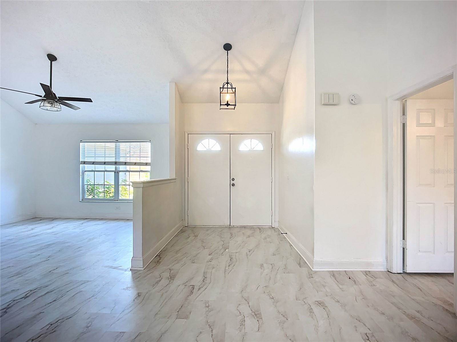 1005 Cameo Crest Lane, Valrico, FL 33596