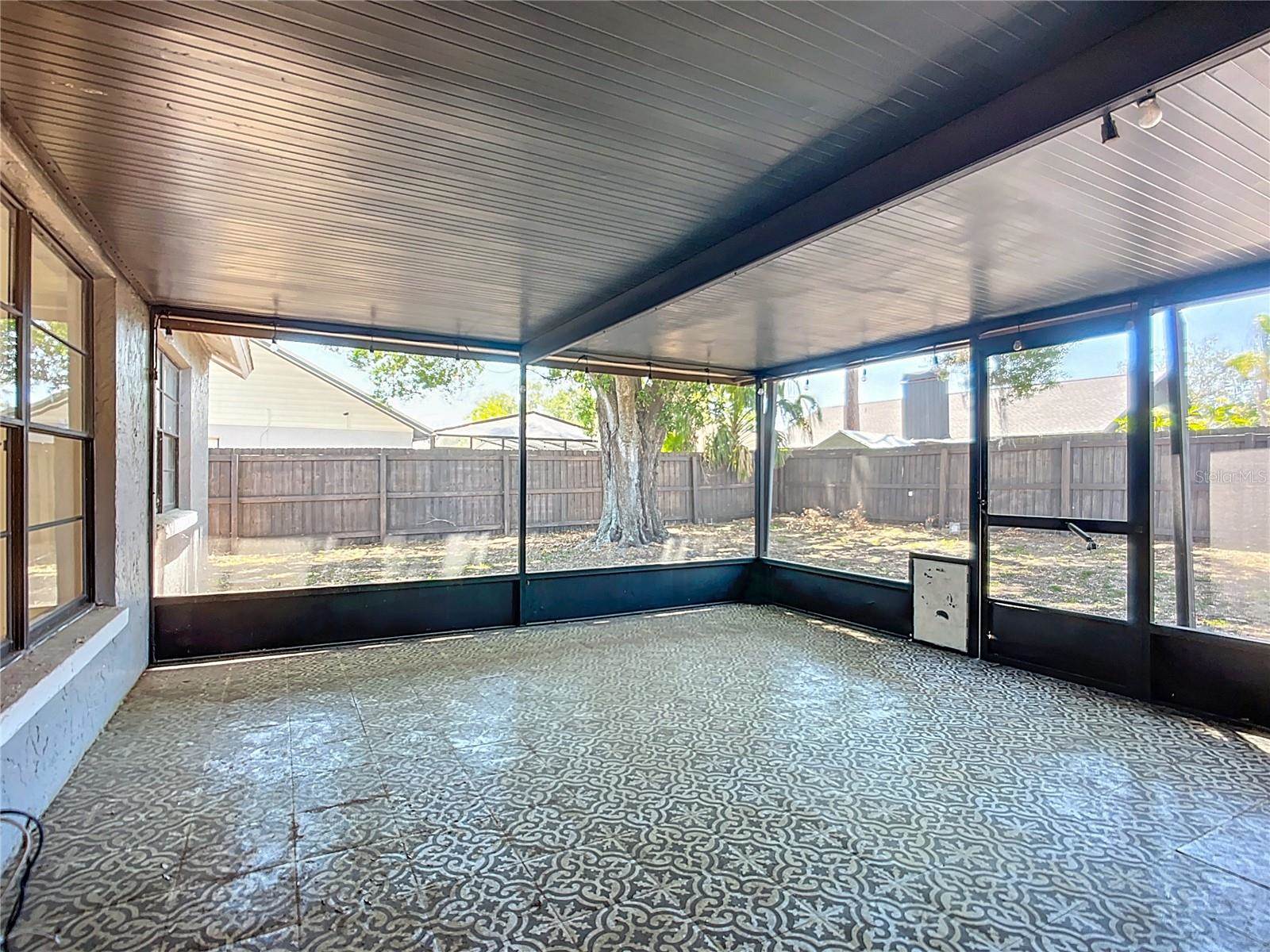 1005 Cameo Crest Lane, Valrico, FL 33596