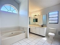 1005 Cameo Crest Lane, Valrico, FL 33596