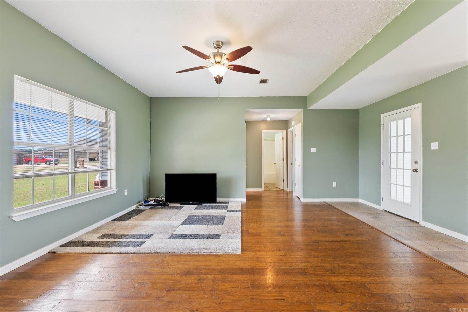 4 Hawk Drive, Vilonia, AR 72173