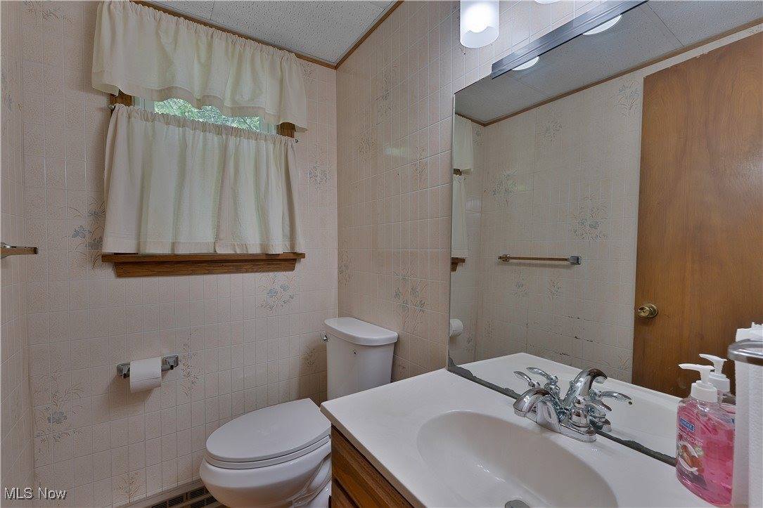 9897 Struthers Road, New Middletown, OH 44442