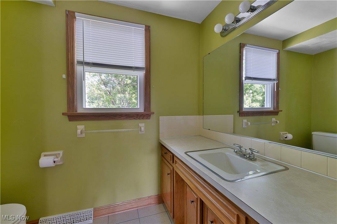 9897 Struthers Road, New Middletown, OH 44442