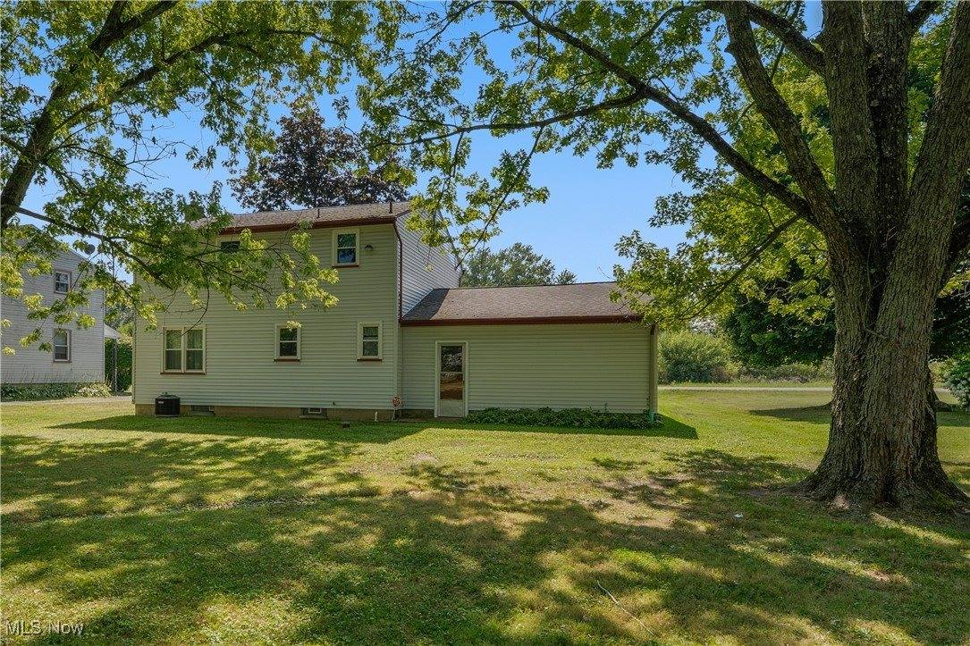 9897 Struthers Road, New Middletown, OH 44442