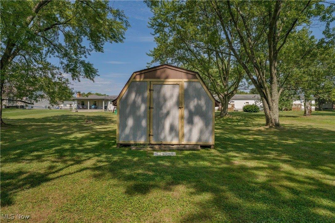 9897 Struthers Road, New Middletown, OH 44442