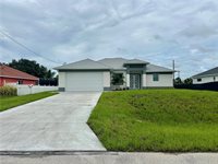 921 Norton Ave South, Lehigh Acres, FL 33974