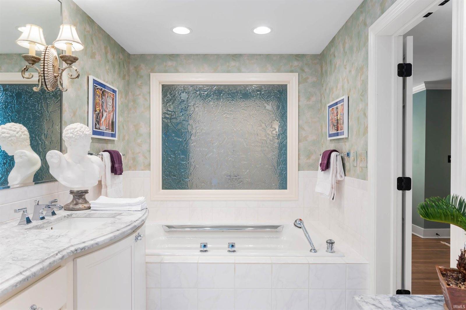 1004 N Meadow Lane, Muncie, IN 47304