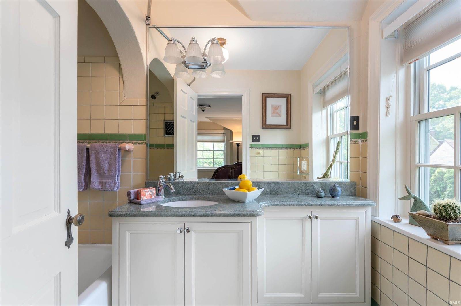 1004 N Meadow Lane, Muncie, IN 47304