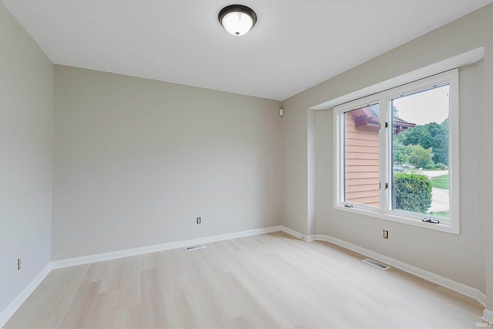 5205 W Tamarac Drive, Muncie, IN 47304