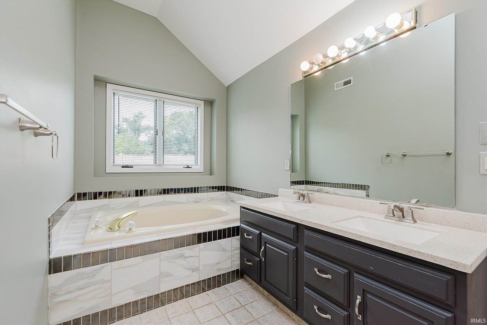 5205 W Tamarac Drive, Muncie, IN 47304