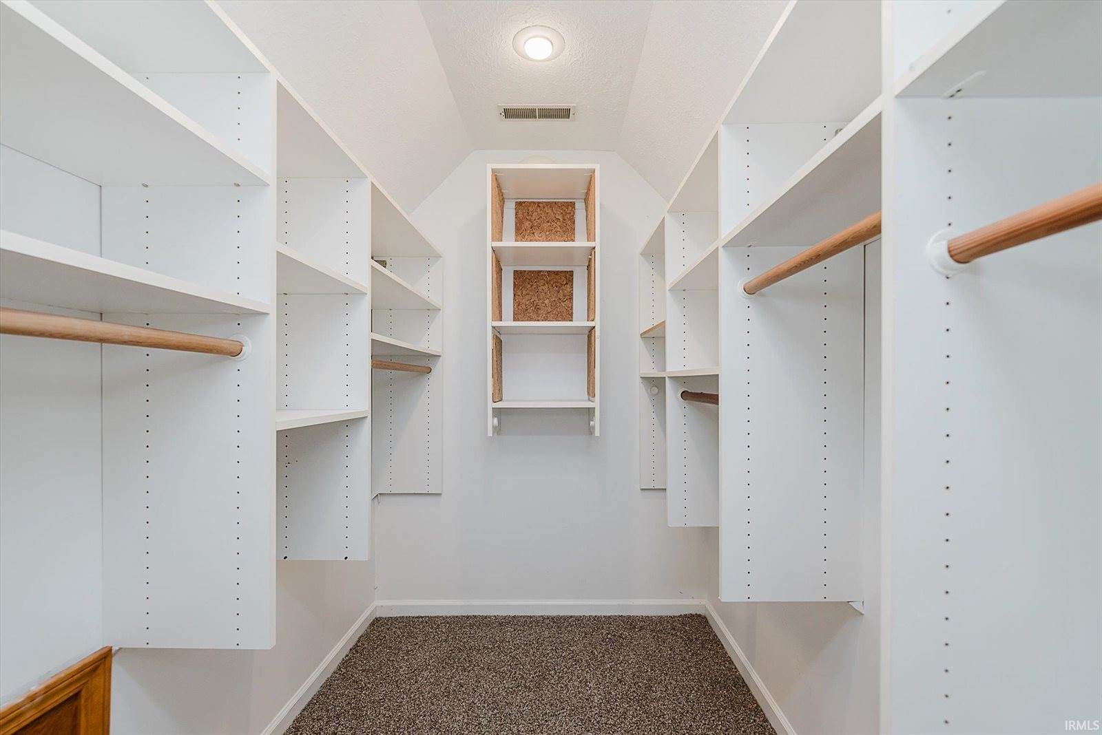 5205 W Tamarac Drive, Muncie, IN 47304