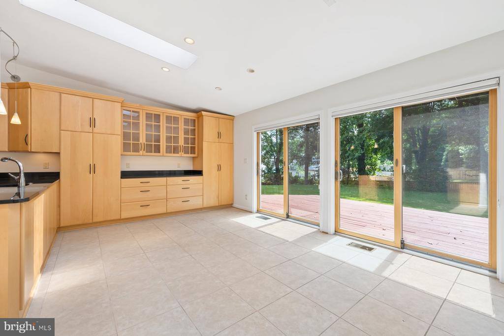 11900 Gainsborough Road, Potomac, MD 20854