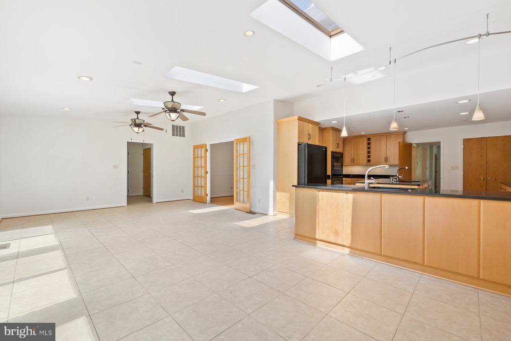 11900 Gainsborough Road, Potomac, MD 20854