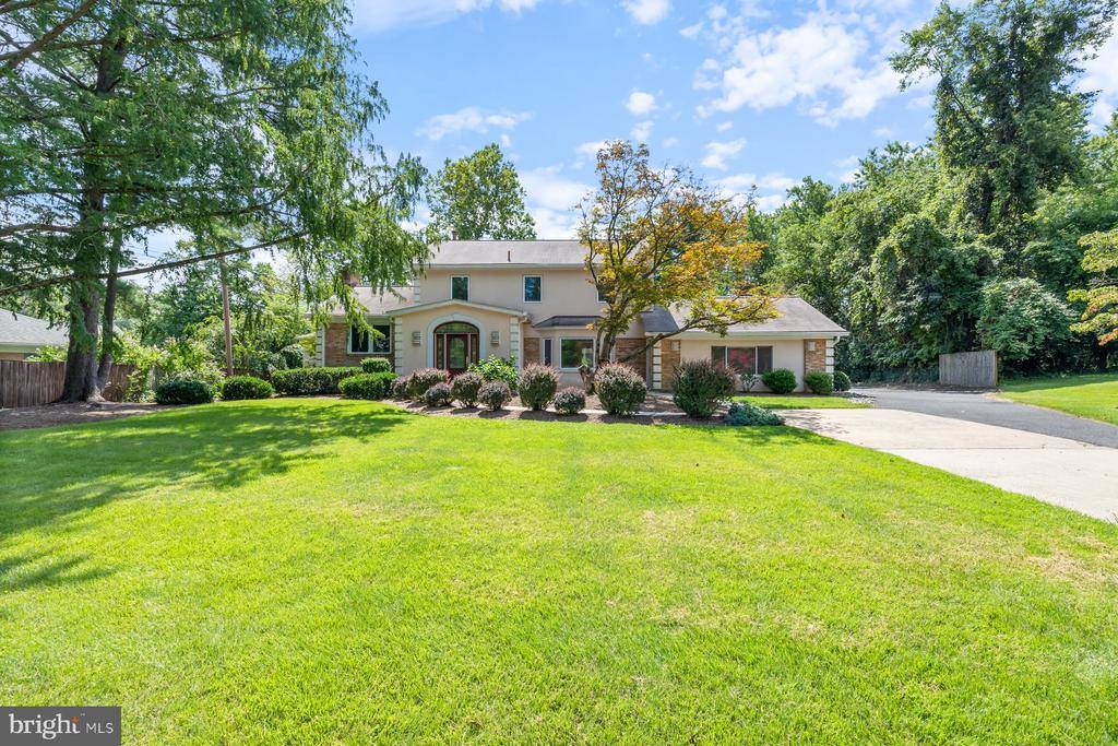 11900 Gainsborough Road, Potomac, MD 20854