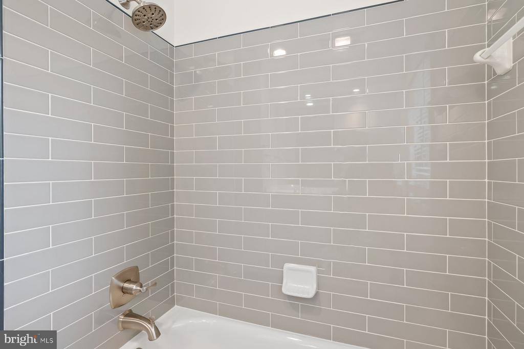 11900 Gainsborough Road, Potomac, MD 20854